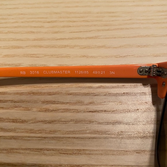 Rarely worn! Ray Ban Clubmaster Sunglasses - Picture 4 of 5